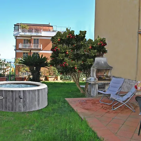 Casa Marta - Con Giardino 福尔米亚